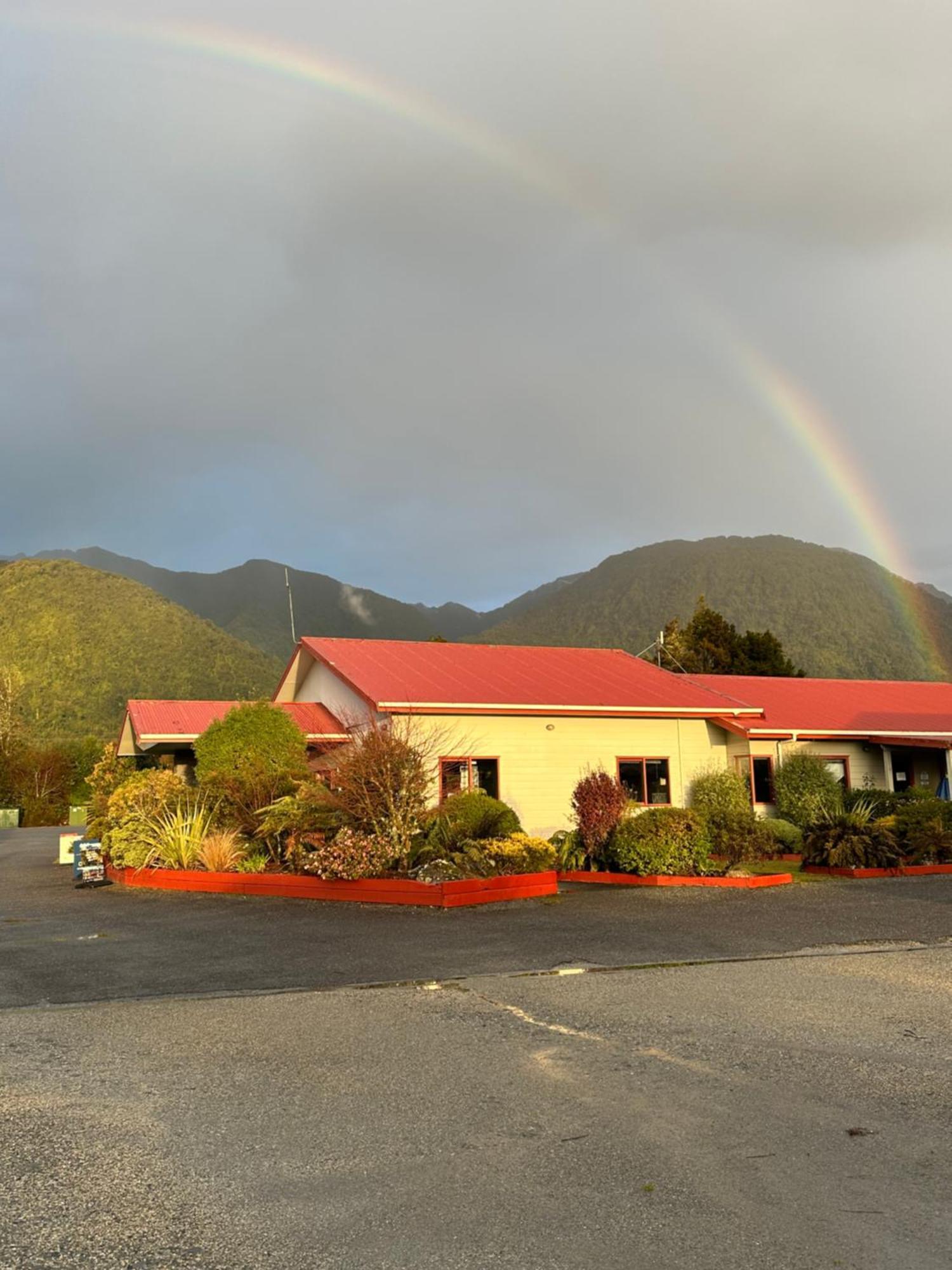Franz Josef TOP 10 Holiday Park Exterior foto